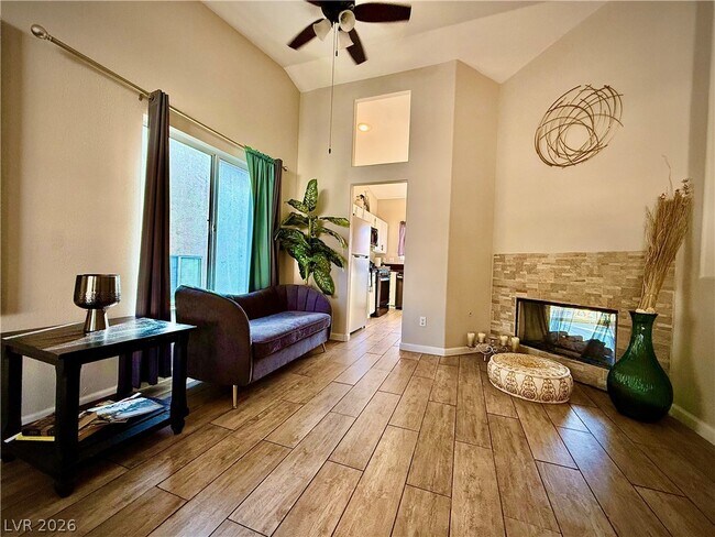 Foto del edificio - 2033 Riderwood Ave