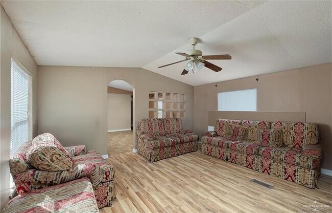 Building Photo - 13 Alvarado St