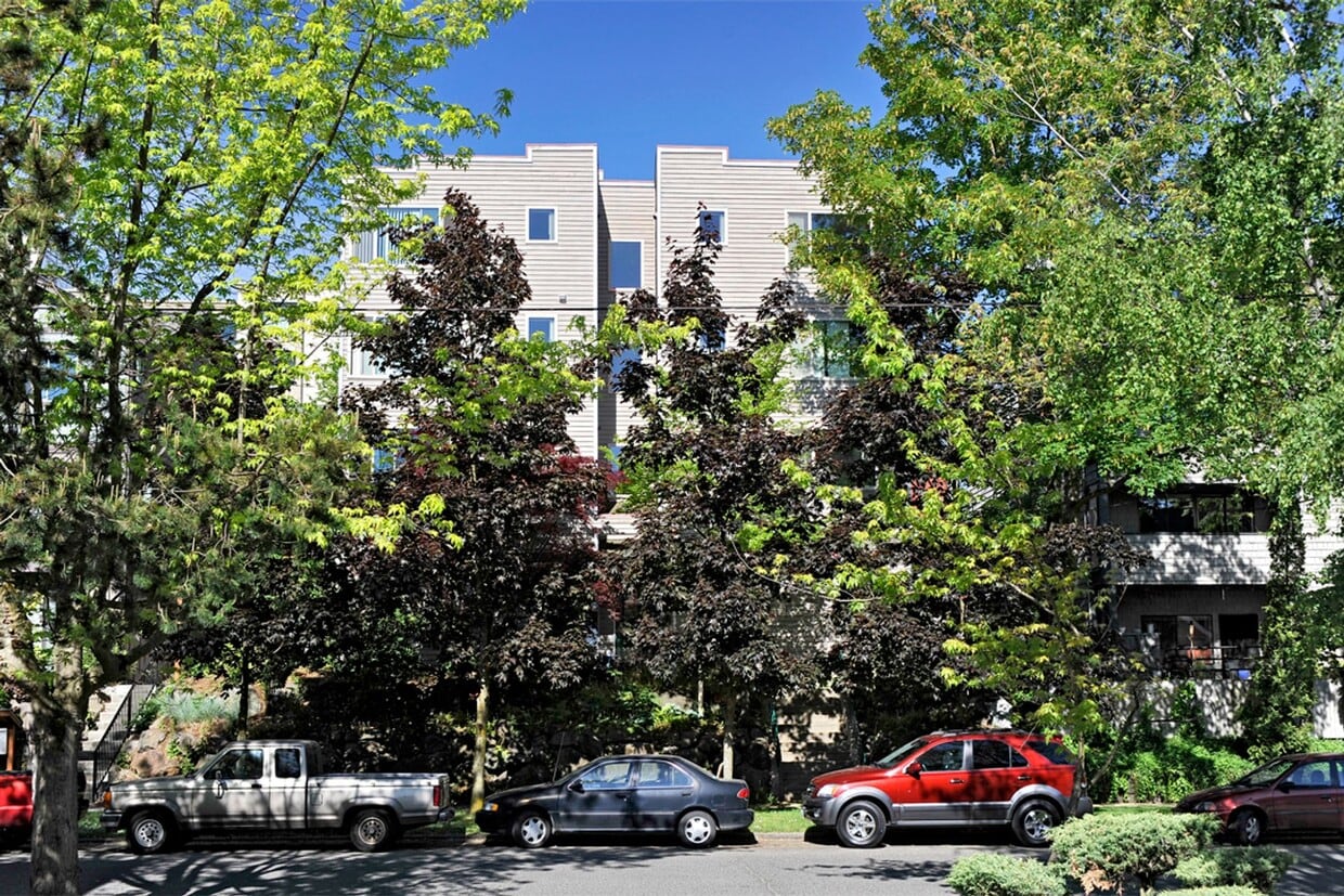 Building Photo - Tanglewood Apartments