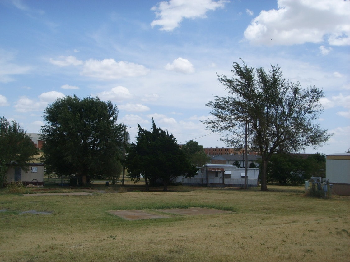 College Acres Mobile Home Park Apartments in Weatherford, OK