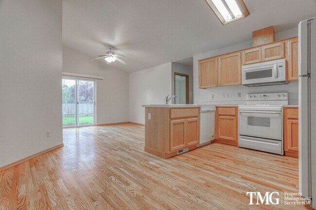 Foto del edificio - Beautiful Orchards Home with Spacious Layout