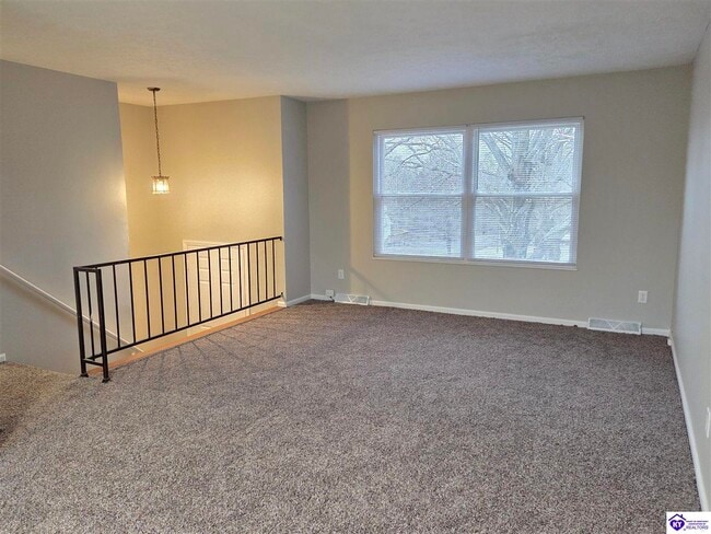 Building Photo - 526 Rose Creek Dr