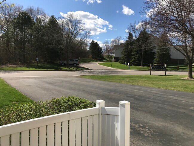 Foto del edificio - 14179 Plymouth Ave