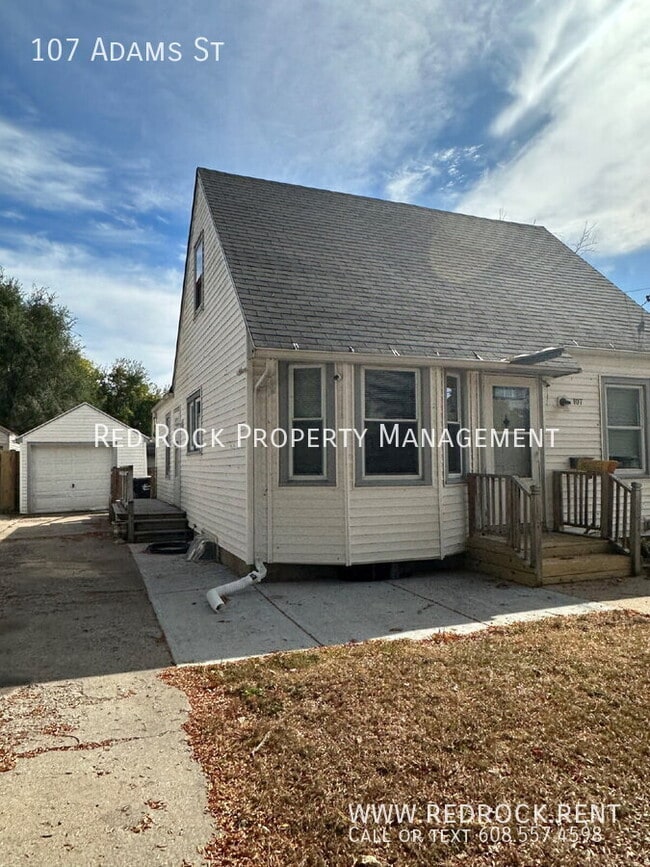 Building Photo - 107 Adams St