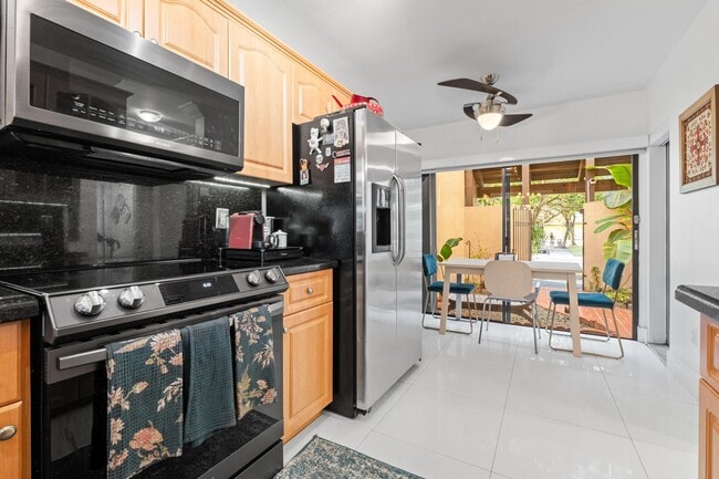 Building Photo - 9809 Costa del Sol Blvd