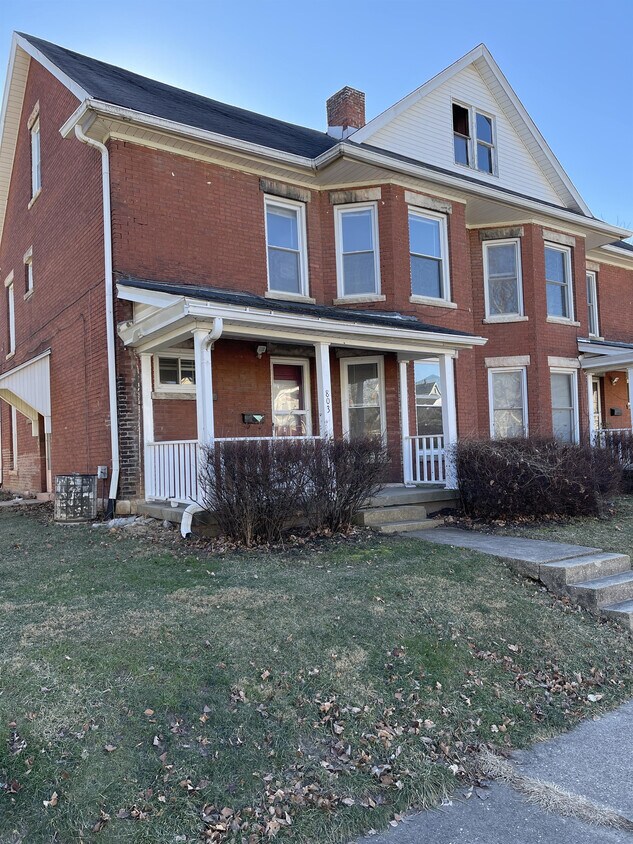 803 E Main St, Crawfordsville, IN 47933 House for Rent in