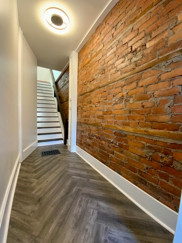 Primary Photo - 62 Arthur Av N