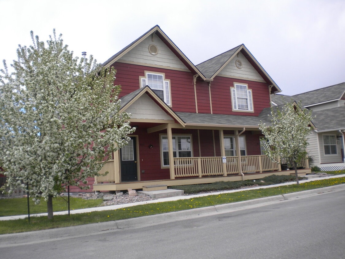 Building Photo - Nice Duplex!