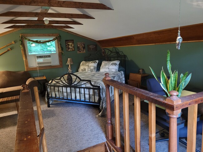 bedroom loft, work desk and sitting area - 74183 Birch Rd