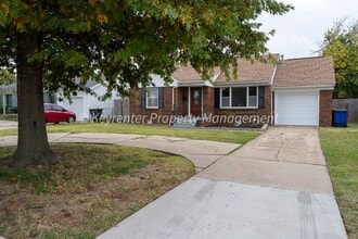 Building Photo - 1622 W Britton Rd