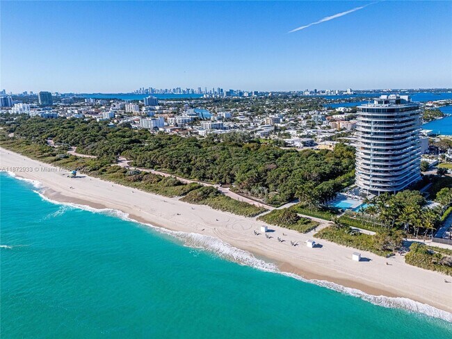Foto del edificio - 8701 Collins Ave