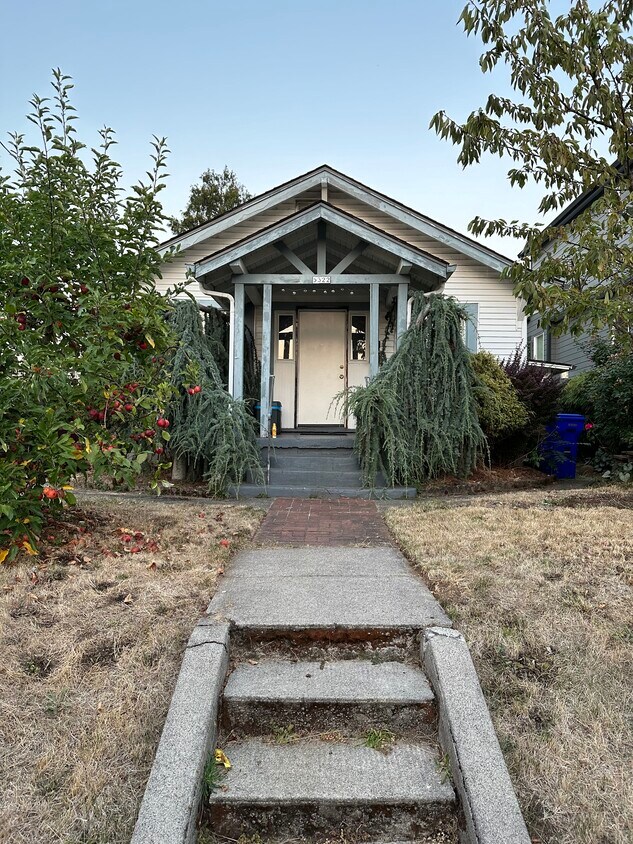 Foto principal - 5322 NE 11th Ave