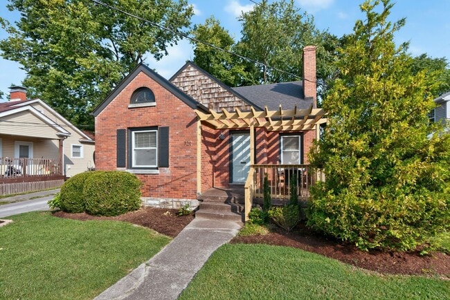 Building Photo - 721 Headley Ave