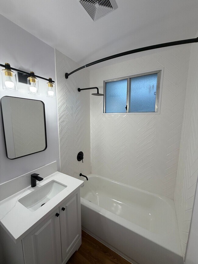 Foto del edificio - 5327 Kinston Ave