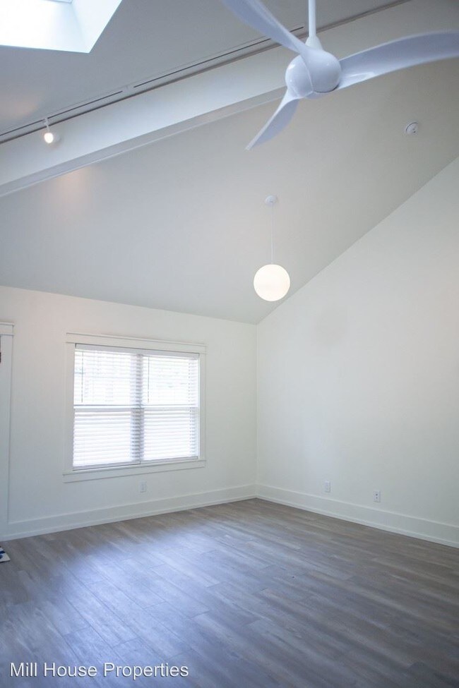 Foto del edificio - 113 Barclay Rd