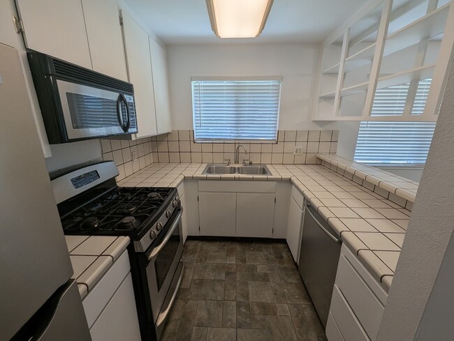 Foto del edificio - 3473 Margaret Dr