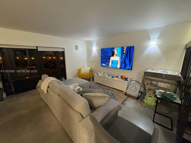 Foto del edificio - 7119 SW 105th Ct