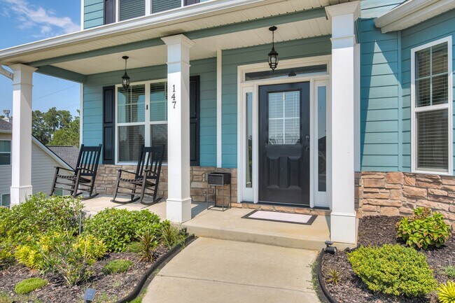 Foto del edificio - 147 Nesbit Dr