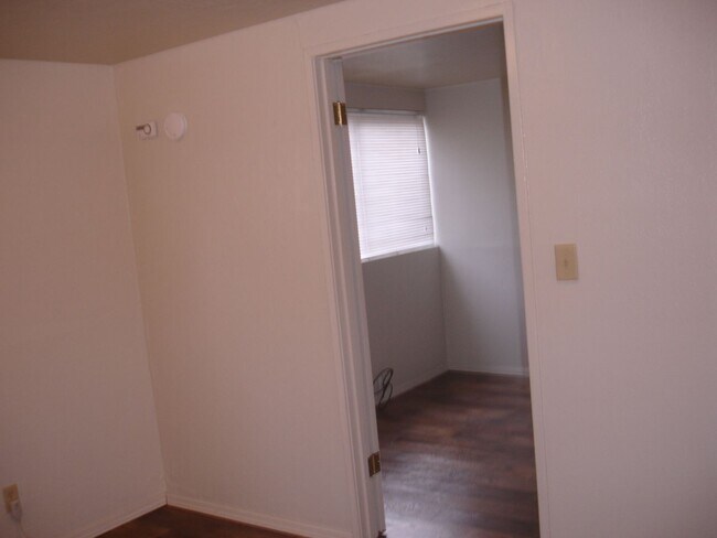Building Photo - 5773 Stratton Lane