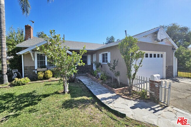 Foto del edificio - 22957 Stagg St
