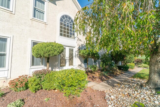 Building Photo - 180 Gleniffer Hill Rd