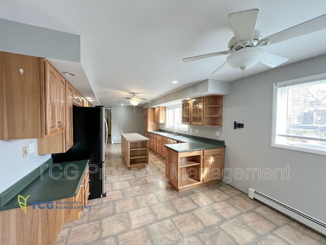 Foto del edificio - 141 E Walnut St