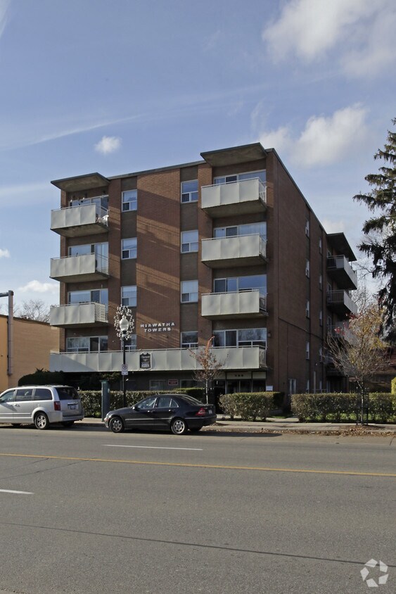 Building Photo - Hiawatha Towers
