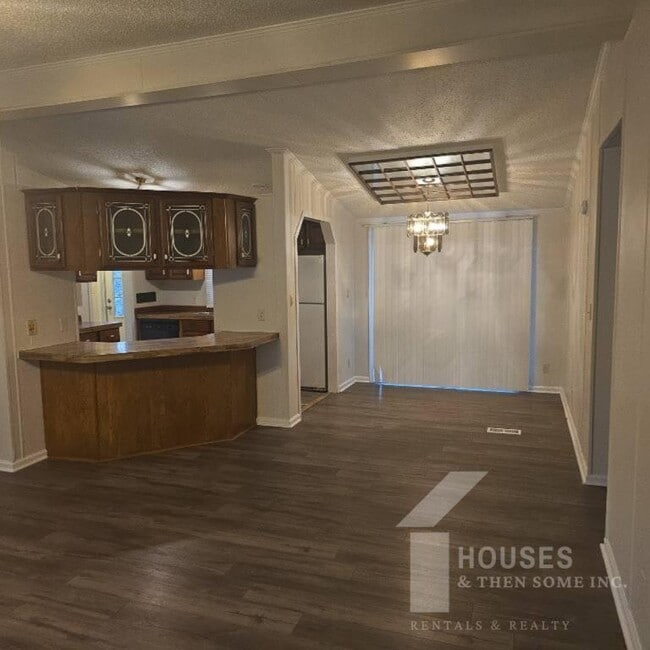 Foto del edificio - 224 Double Bridge Rd