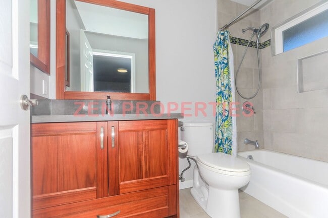 Building Photo - Large Studio Unit for rent in Manoa