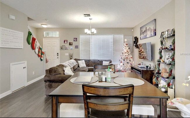 Building Photo - 13707 Forest Lake Dr