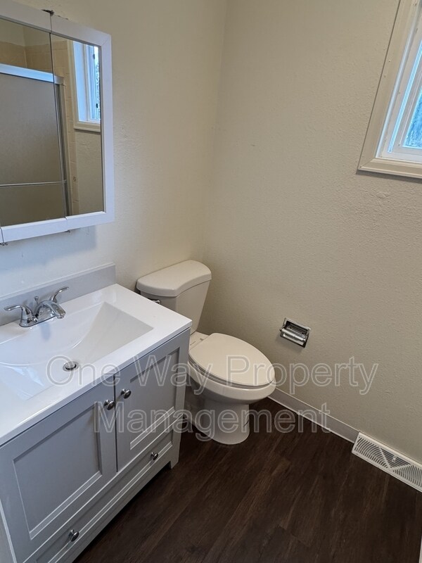 Foto del edificio - 2423 W 27th St