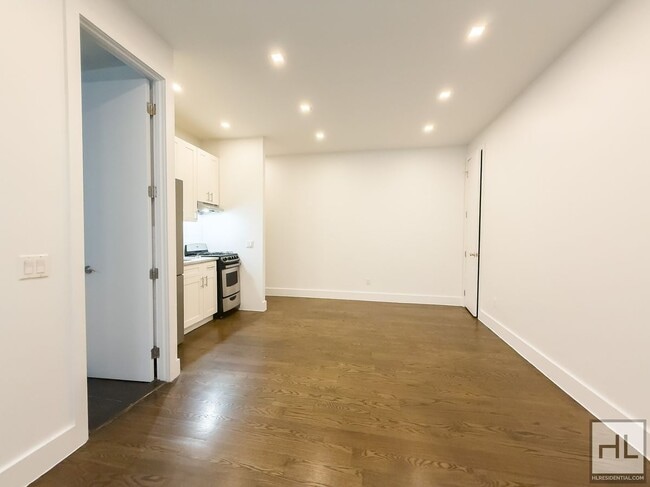 Building Photo - EASTERN PARKWAY / Spacious Crown Heights 1...