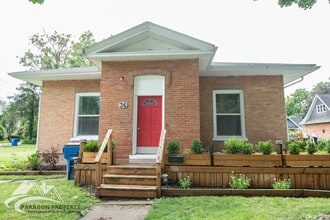 Building Photo - 36 1st St