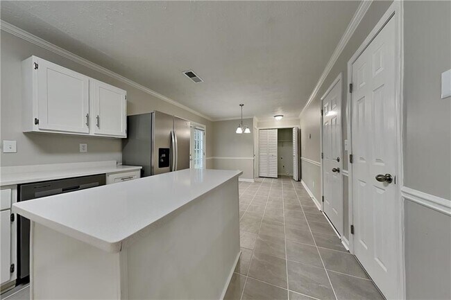 Foto del edificio - 5652 Longbow Dr