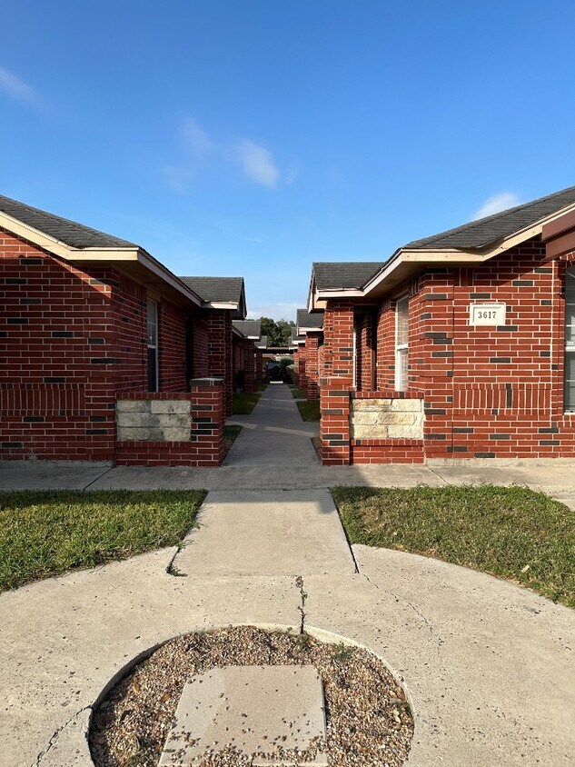 Foto principal - 3617 Zelma St