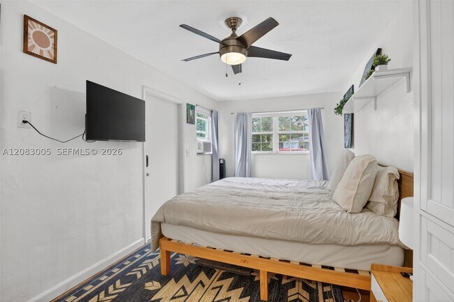 Foto del edificio - 6238 Hayes St