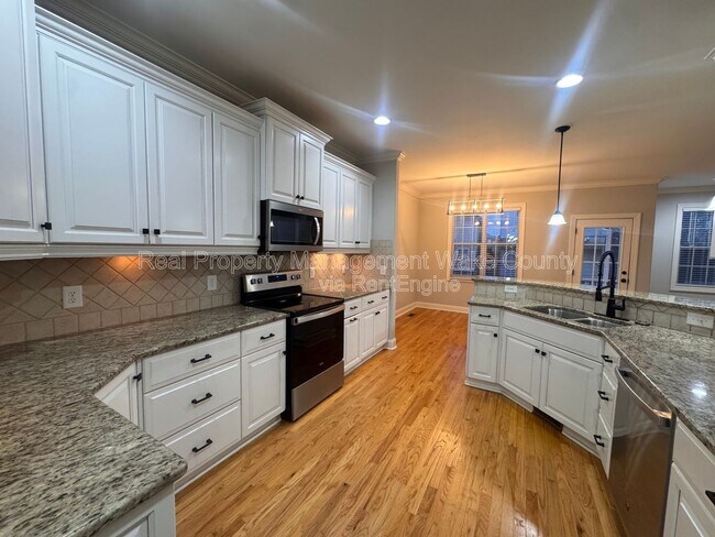 Building Photo - 441 Heritage Village Ln