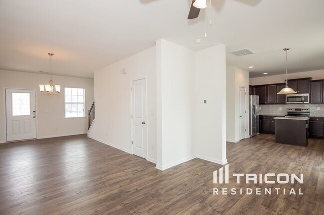 Building Photo - 156 King William Dr