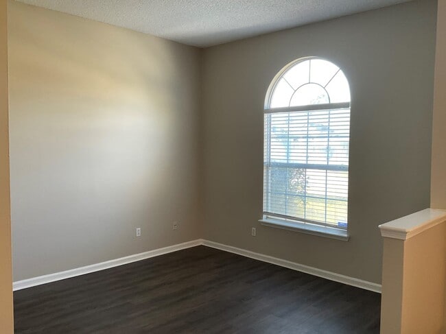 Building Photo - 12243 Mantle Dr