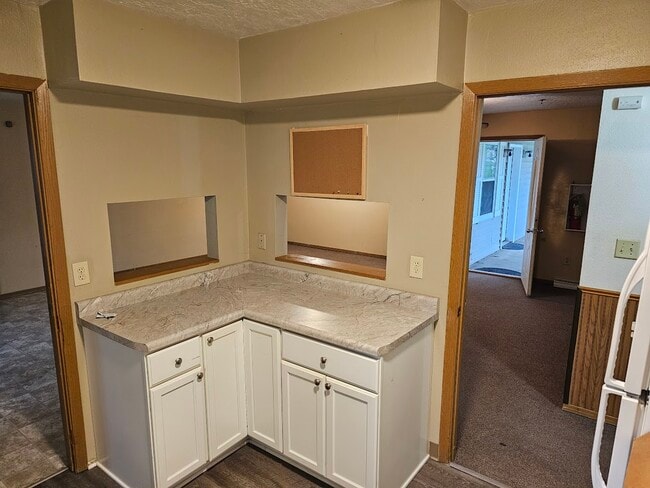 Building Photo - 531 Lakeshore Ct