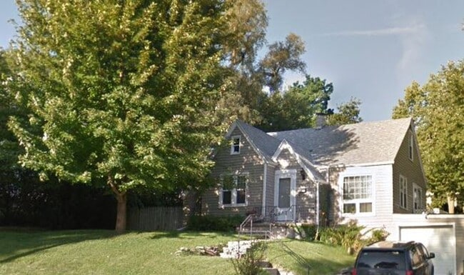 Building Photo - 2108 S 46th St