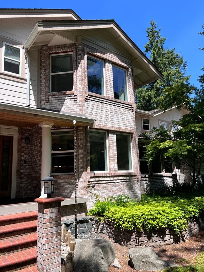 Building Photo - 7438 Trowbridge Ave SE