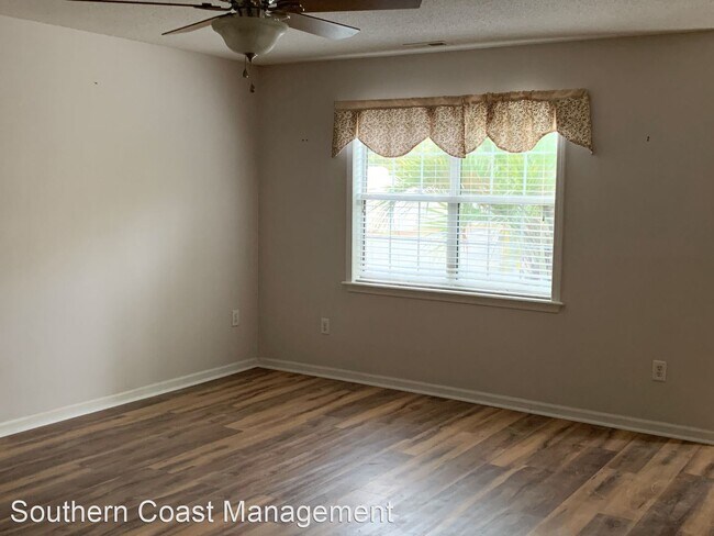 Building Photo - 2 br, 3 bath House - 1002 Edge Drive- Unit L