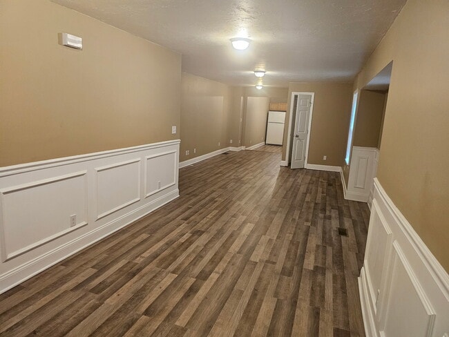 Living Rooms - 60 Amherst St