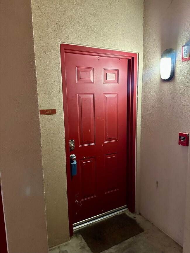 Foto del edificio - 2/2 Apartment Walking Distance from UT
