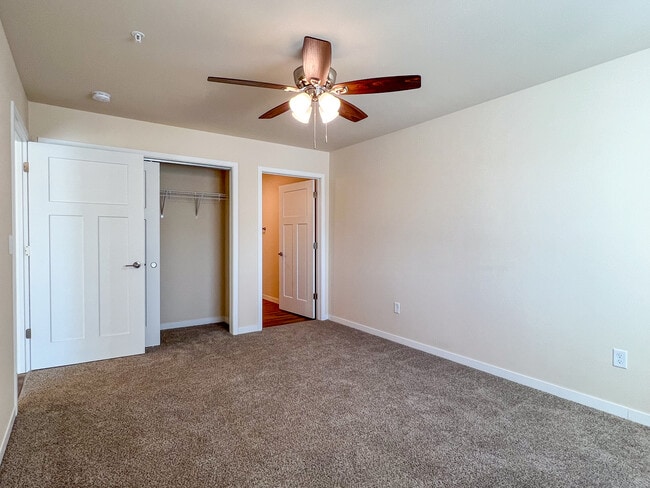 Foto del edificio - SCS Sunset Estates Apartment Community