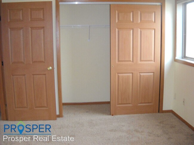 Building Photo - 2 br, 1.5 bath Apartment - 304 Grant Street