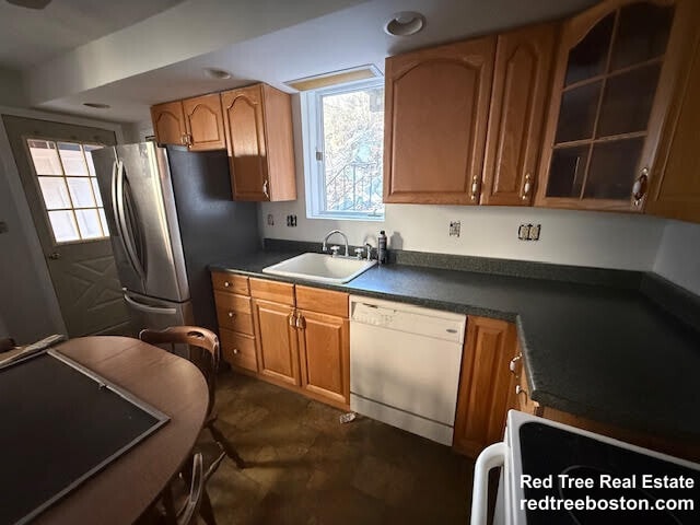 Building Photo - 60 Haines St