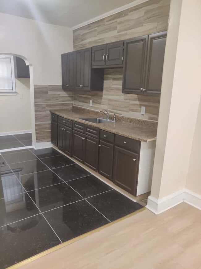 Foto del edificio - 617 E Hilton St