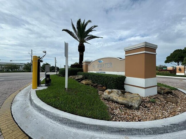 Foto del edificio - 9033 Wiles Rd